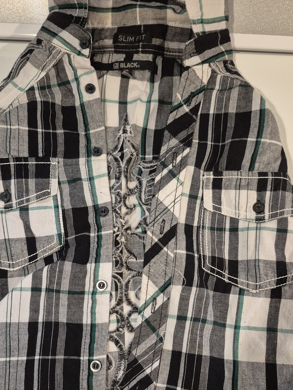RUE21 Black White Green Plaid Slim Fit Button-Down Shirt
